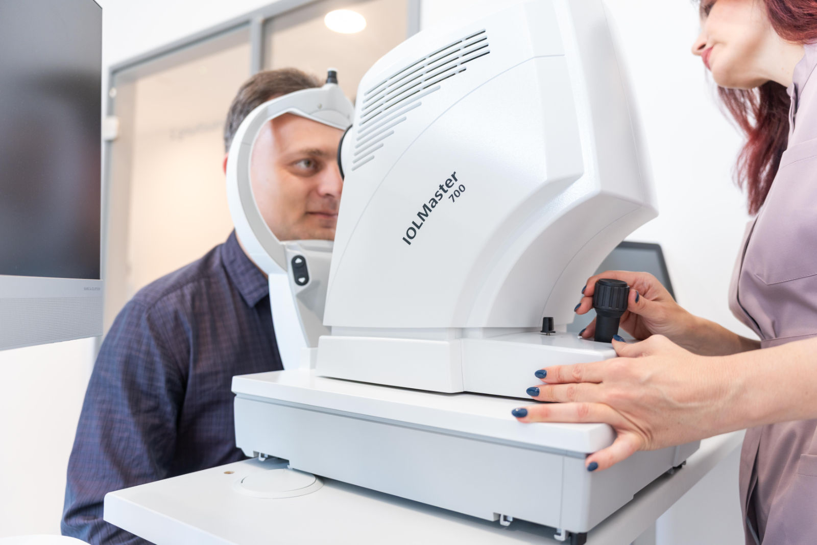 Augenuntersuchung mit moderner Technik: IOL Master 700